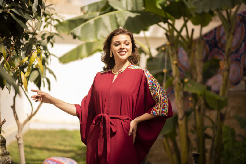 Burgundy Embroidery Shoulder Kaftan - Image 5